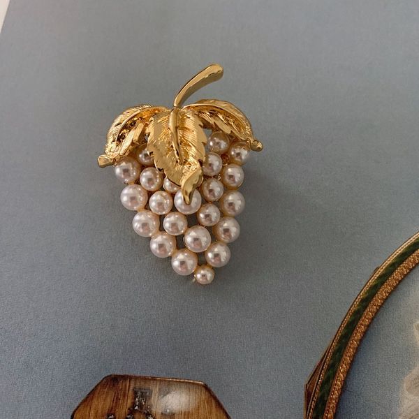 custom jewelry gold plated pearl wedding vintage women accessories anniversary ancient brooch girls gift ideas, Red;brown
custom jewelry gold plated pearl wedding vintage women accessories anniversary ancient brooch girls gift ideas, Red;brown