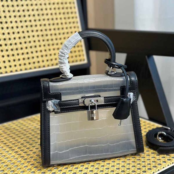 designer tote bag clear transparent shoulder handbag crossbody jelly purse silver hardware lock pouch
designer tote bag clear transparent shoulder handbag crossbody jelly purse silver hardware lock pouch