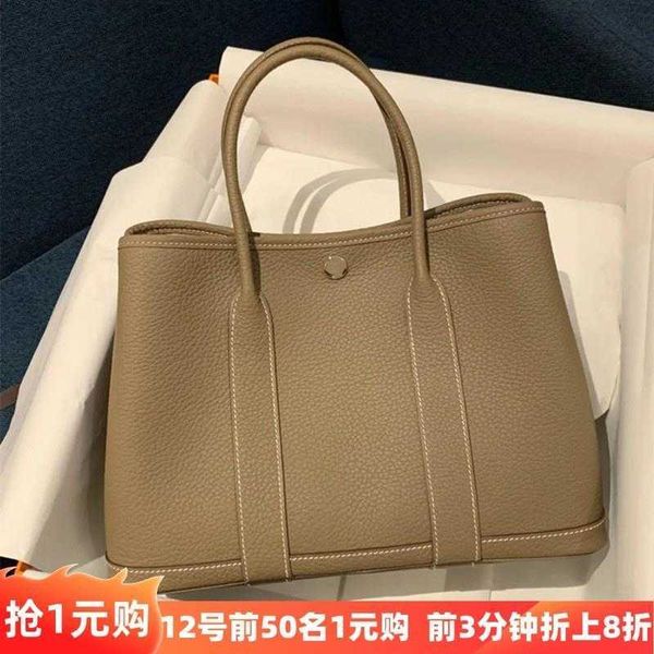 h gardens famous handbagbag 2023 new fashion genuine leather garden women's large capacity bucket one shoulder portable tote bridal wed
h gardens famous handbagbag 2023 new fashion genuine leather garden women's large capacity bucket one shoulder portable tote bridal wed