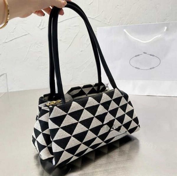 black crossbody bag luxury handbag fashion women messenger clutches designers handbags wallets ladies chain wallet caprese
black crossbody bag luxury handbag fashion women messenger clutches designers handbags wallets ladies chain wallet caprese