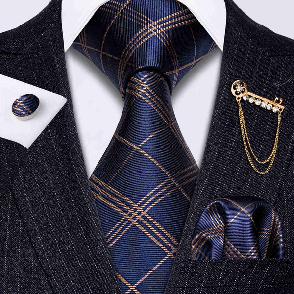 neck ties fahsion gold plaid men tie brooch set silk tie for men gifts necktie handkerchief cufflinks set barrywang designer tie gs5233 j230, Blue;purple
neck ties fahsion gold plaid men tie brooch set silk tie for men gifts necktie handkerchief cufflinks set barrywang designer tie gs5233 j230, Blue;purple