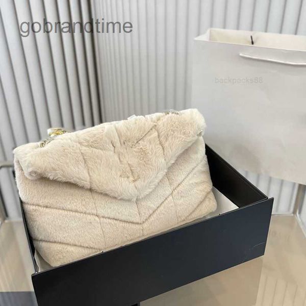 outlet winter designer shoulder chain bag puffer foreign soft grade diamond autumn new fashion exquisite hair cloud messenger women's v
outlet winter designer shoulder chain bag puffer foreign soft grade diamond autumn new fashion exquisite hair cloud messenger women's v