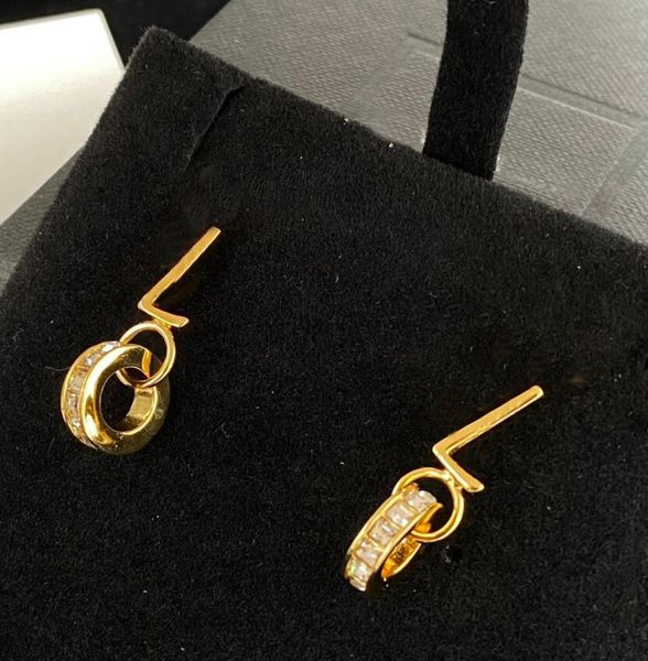 classic simple letter stud crystal rhinestone dangle earrings aretes orecchini have stamp designer eardrop for women ladies party jewelry gi, Golden;silver
classic simple letter stud crystal rhinestone dangle earrings aretes orecchini have stamp designer eardrop for women ladies party jewelry gi, Golden;silver