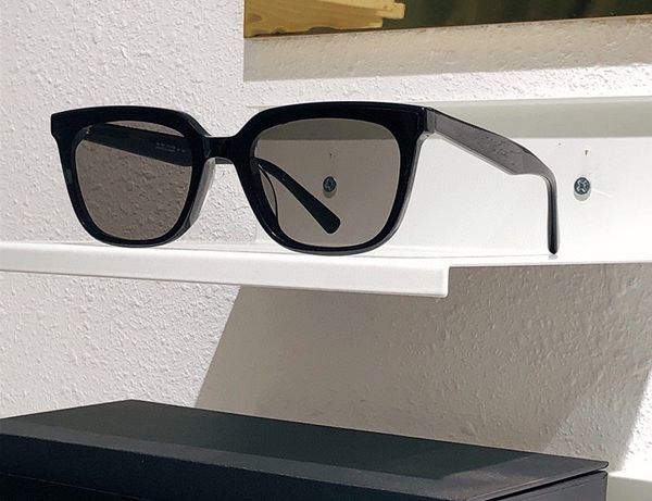summer sunglasses for men and women style mondo anti-ultraviolet retro plate full frame special design eyeglasses random box, White;black
summer sunglasses for men and women style mondo anti-ultraviolet retro plate full frame special design eyeglasses random box, White;black