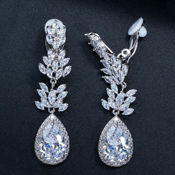 ear cuff beaqueen no hole ear clip on earrings long water drop cubic zirconia elegant women wedding jewelry without piercing e208 230228, Silver
ear cuff beaqueen no hole ear clip on earrings long water drop cubic zirconia elegant women wedding jewelry without piercing e208 230228, Silver