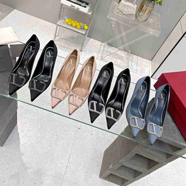 black valentinolies luxury women heel high heel shoes brand sandals metal buckle pointed shallow toe thin nude blue red wedding shoes h1b
black valentinolies luxury women heel high heel shoes brand sandals metal buckle pointed shallow toe thin nude blue red wedding shoes h1b