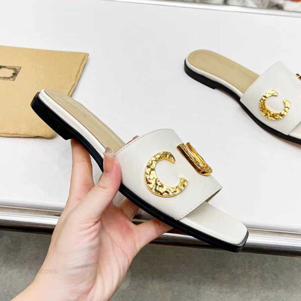 2023 designer slippers women's flat sandals fashion all-match beach flip flops leather brown black white plus size 35-43
2023 designer slippers women's flat sandals fashion all-match beach flip flops leather brown black white plus size 35-43