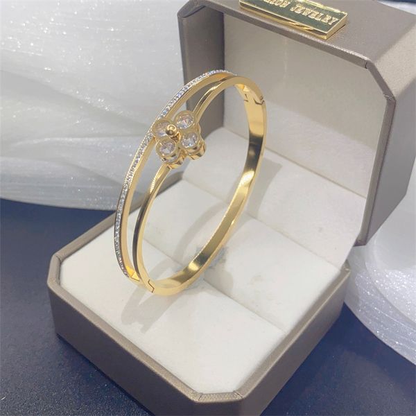 Bracelet Luxury Designer Bracelet Women Charm Bracelet Fashion Zircon High Quality Bracelet Boutique Gift Jewelry
Bracelet Luxury Designer Bracelet Women Charm Bracelet Fashion Zircon High Quality Bracelet Boutique Gift Jewelry