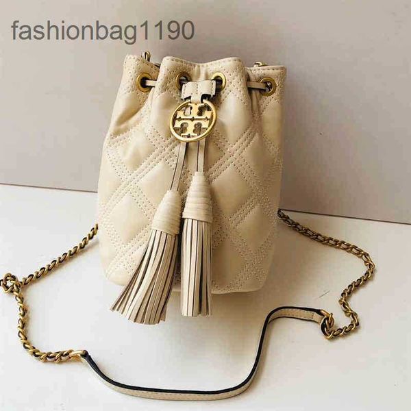 handbags shouders designer torys bags bag sheepskin women's bucket small lingge chain single shoulder diagonal tassel cxwa
handbags shouders designer torys bags bag sheepskin women's bucket small lingge chain single shoulder diagonal tassel cxwa