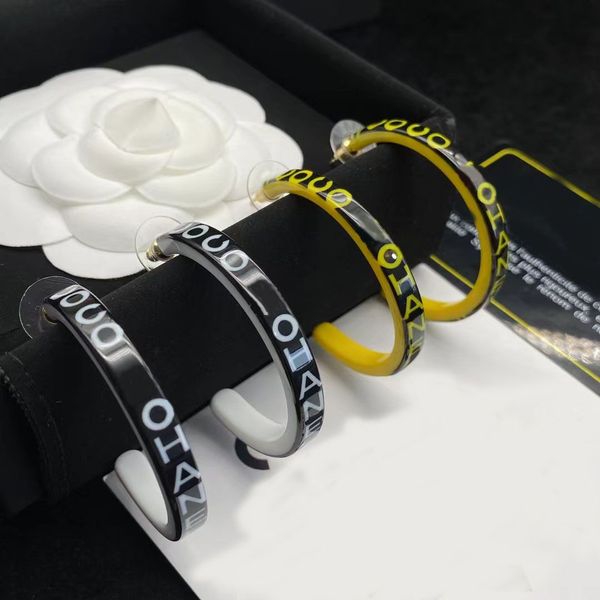 2022 new hoop earrings fashion luxury brand designer simple elegant round letter earrings wedding party christmas gift excellent quality jew, Golden;silver
2022 new hoop earrings fashion luxury brand designer simple elegant round letter earrings wedding party christmas gift excellent quality jew, Golden;silver