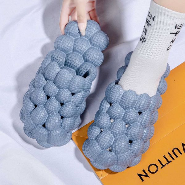 slippers non-slip bubble massage slides for women men soft eva cloud cushion sandals gym shower bedroom home y2302, Black
slippers non-slip bubble massage slides for women men soft eva cloud cushion sandals gym shower bedroom home y2302, Black