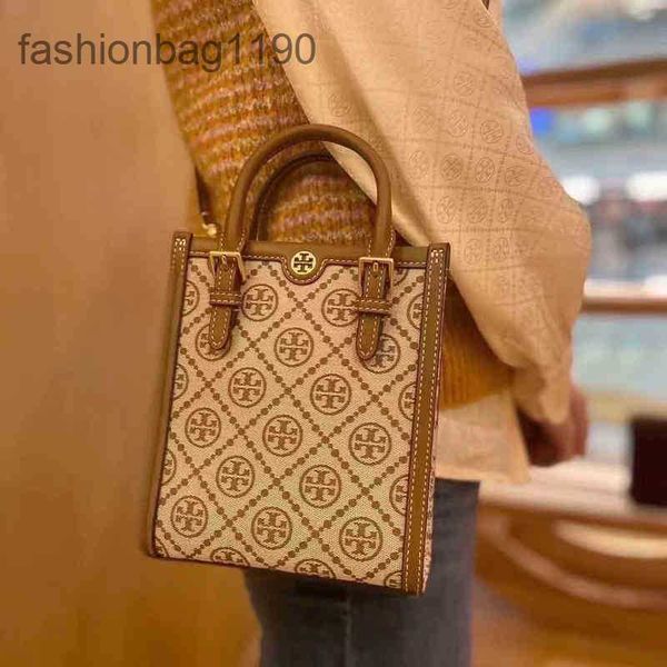 designer torys shoulder fashion handbags small 2023 shopping bag portable messenger single old flower zither cloth embroidery versatile gb90
designer torys shoulder fashion handbags small 2023 shopping bag portable messenger single old flower zither cloth embroidery versatile gb90