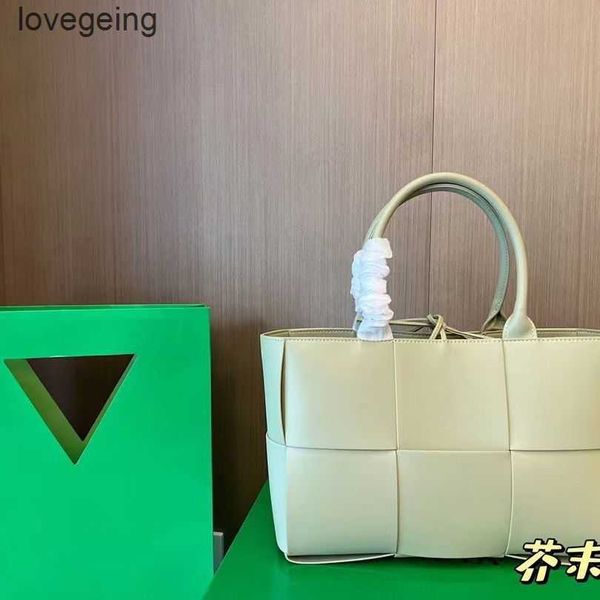 tote designer bottege venetas leather 2023 woven cassettes bags shopping simple fashionable bag versatile super capacity ua4x
tote designer bottege venetas leather 2023 woven cassettes bags shopping simple fashionable bag versatile super capacity ua4x