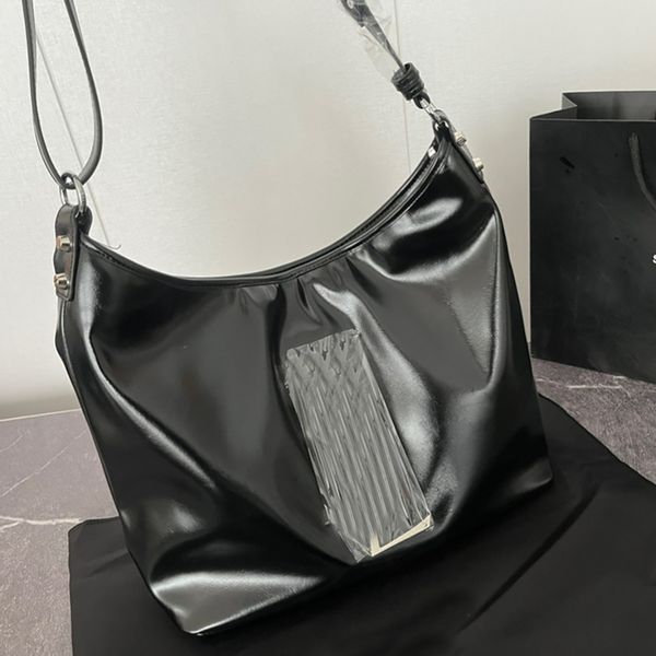 luxury brand tote bag shiny leather with silver hardware rivet fixed handle vintage handbags
luxury brand tote bag shiny leather with silver hardware rivet fixed handle vintage handbags