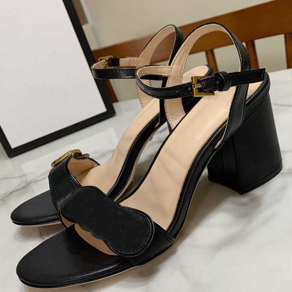 luxury women high heels designers sandals lady fashion metallic laminate leathers flat middle high heel sandal summer beach wedding dress sh, Black
luxury women high heels designers sandals lady fashion metallic laminate leathers flat middle high heel sandal summer beach wedding dress sh, Black