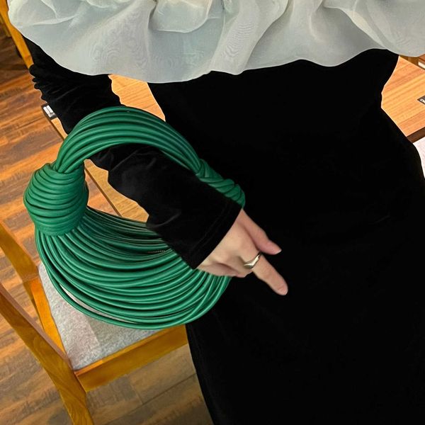 fashion women clutch bag female personality line handbags 2023 autumn and winter genuine leather underarm bags o648
fashion women clutch bag female personality line handbags 2023 autumn and winter genuine leather underarm bags o648