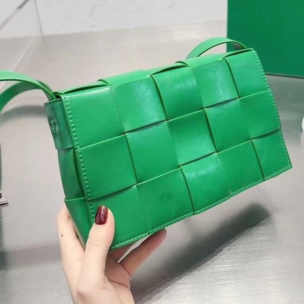 women's totes texture fashion bag bottegas spring cassettes luxury early bags venetas tofu designer woven pillow messenge shoulder bags
women's totes texture fashion bag bottegas spring cassettes luxury early bags venetas tofu designer woven pillow messenge shoulder bags