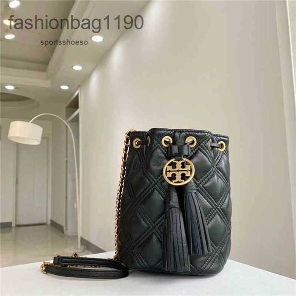 handbags shouders designer torys bags shoulder bucket bags drawstring sheepskin electric embroidered lingge single mouth messenger women
handbags shouders designer torys bags shoulder bucket bags drawstring sheepskin electric embroidered lingge single mouth messenger women