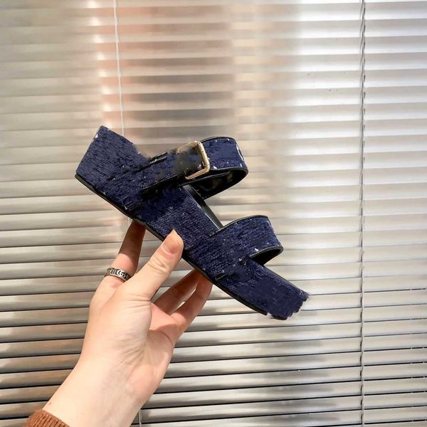 2023 classic slippers summer woman beach bom dia platform big head slippers designer jacquard embroidery flat woman belt buckle sandals l ba, Black
2023 classic slippers summer woman beach bom dia platform big head slippers designer jacquard embroidery flat woman belt buckle sandals l ba, Black