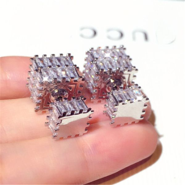 hoop huggie fashion design earrings super flash set zircon geometric quality luxury earrings accessories women banquet jewelr 230228, Golden;silver
hoop huggie fashion design earrings super flash set zircon geometric quality luxury earrings accessories women banquet jewelr 230228, Golden;silver