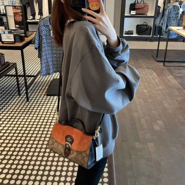evening bags 2023 new buckle kleo handie handle stick with color contrast stitching single shoulder crossbody small square bag
evening bags 2023 new buckle kleo handie handle stick with color contrast stitching single shoulder crossbody small square bag