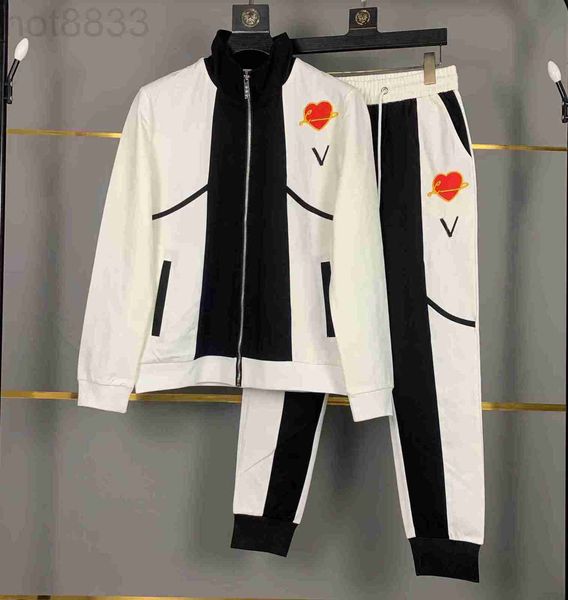men's tracksuits designer luxury sportswear velvet embroidered letters windproof jacket fashion suit breathable zipper epdg, Gray
men's tracksuits designer luxury sportswear velvet embroidered letters windproof jacket fashion suit breathable zipper epdg, Gray