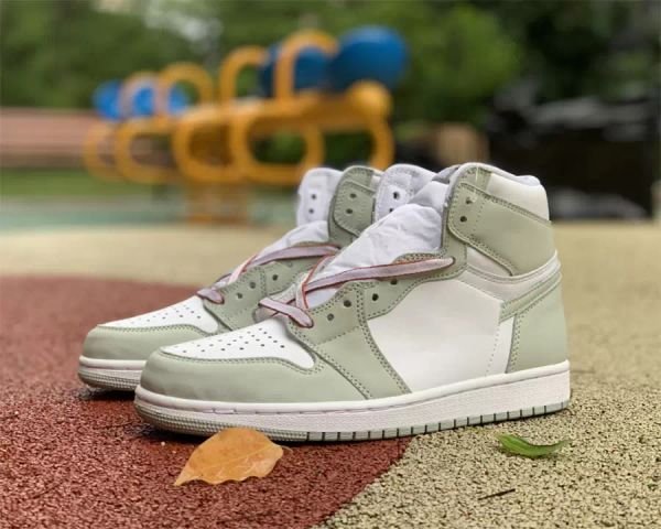 2023 jumpman 1 high og basketball shoes wmns seafoam white healing oragne men women black bright orange sneakers trainers with box
2023 jumpman 1 high og basketball shoes wmns seafoam white healing oragne men women black bright orange sneakers trainers with box
