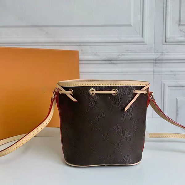 tote bag designer bags wallet fashion totes leather messenger shoulder handbag women bags high capacity composite shopping bagss old flower
tote bag designer bags wallet fashion totes leather messenger shoulder handbag women bags high capacity composite shopping bagss old flower