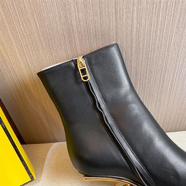 autumn and winter fashionable short boots leisure style unique heel leather temperament lady's high-heeled short bootss high-266e, Black
autumn and winter fashionable short boots leisure style unique heel leather temperament lady's high-heeled short bootss high-266e, Black