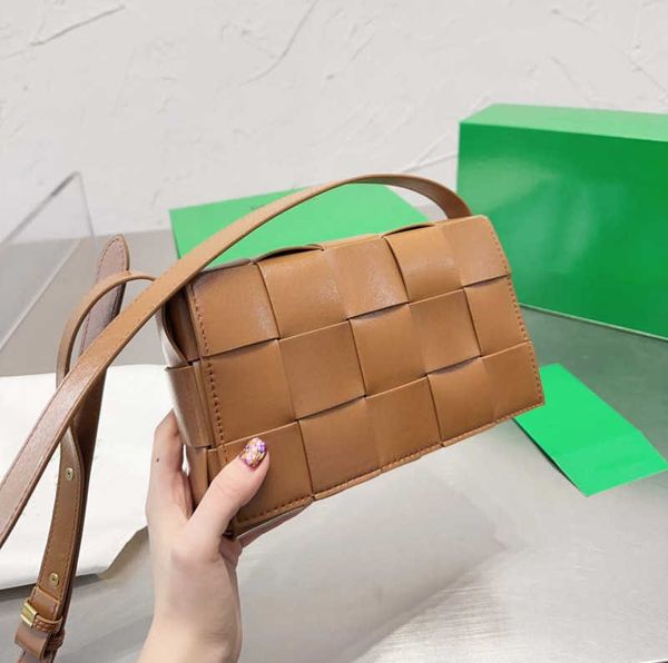 2023 new leather plaid leathers shoulders bags designer lady handbags messenger green clutch bags multicolor padded cassette cross body purs
2023 new leather plaid leathers shoulders bags designer lady handbags messenger green clutch bags multicolor padded cassette cross body purs