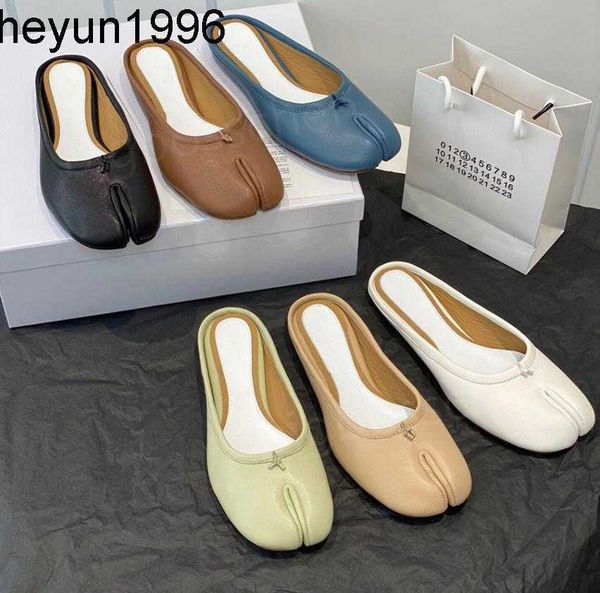 slippers ladies sandals margiela designer fashion leather low round head split toe flat bottom one stirrup outdoor home leisur3302377, Black
slippers ladies sandals margiela designer fashion leather low round head split toe flat bottom one stirrup outdoor home leisur3302377, Black