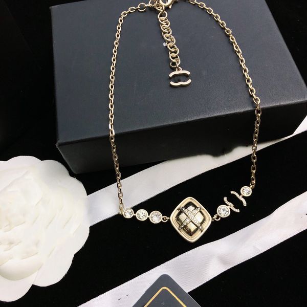 2023 designer for women luxury pendant necklaces heart shape pearl choker gold necklace letter ccity classic jewelry accessories 76, Silver
2023 designer for women luxury pendant necklaces heart shape pearl choker gold necklace letter ccity classic jewelry accessories 76, Silver