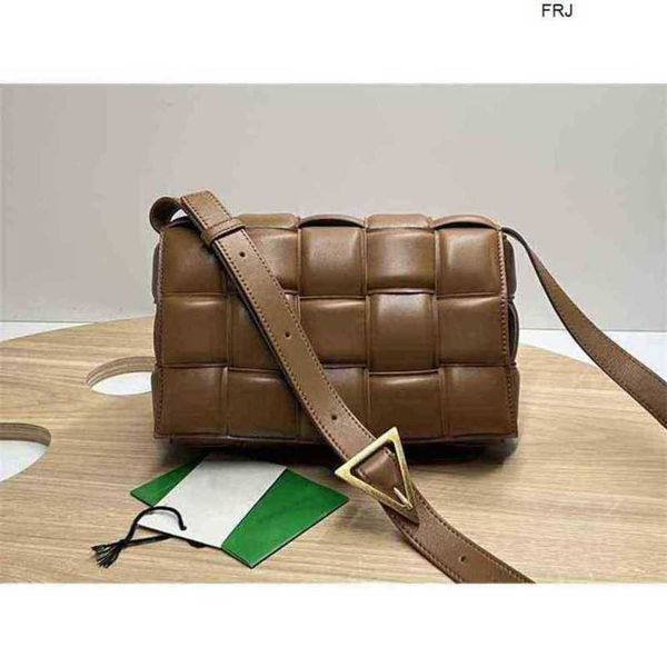 designer bottegas bags venetas cassettes handbags large real pickup bag woven hand pillow sheepskin messenger womens single should have logo
designer bottegas bags venetas cassettes handbags large real pickup bag woven hand pillow sheepskin messenger womens single should have logo