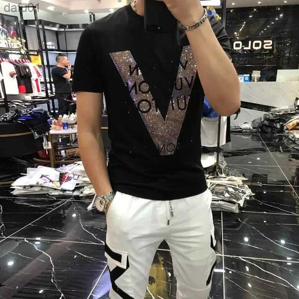 men's t-shirt quality mercerized cotton v-shaped pattern rhinestone 20201 new street fashion style short-sleeve male clothes l230520, White;black
men's t-shirt quality mercerized cotton v-shaped pattern rhinestone 20201 new street fashion style short-sleeve male clothes l230520, White;black