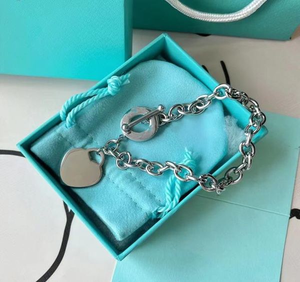 luxury designer sterling silver heart bangle bracelet necklace set shape original fashion classic bracelet women jewelry2081618
luxury designer sterling silver heart bangle bracelet necklace set shape original fashion classic bracelet women jewelry2081618