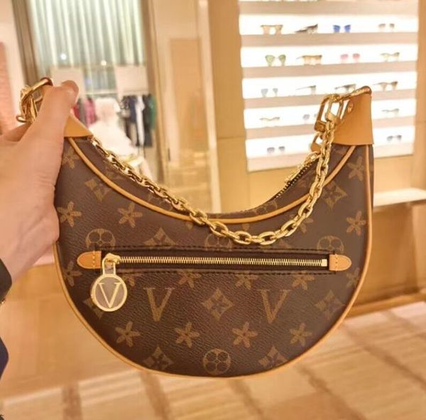 5a brand design m81098 moon bag trend handbags genuine leather designer ladies shoulder bags small underarm crossbody female messenger bag
5a brand design m81098 moon bag trend handbags genuine leather designer ladies shoulder bags small underarm crossbody female messenger bag