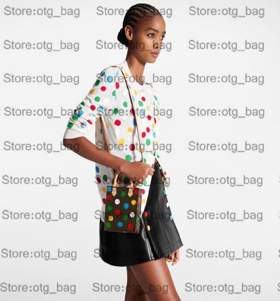 23ss x yayoi kusama petit sac plat bag m81867 designer women mini handbags multicolor x yk painted dots totes empreinte double han5884500
23ss x yayoi kusama petit sac plat bag m81867 designer women mini handbags multicolor x yk painted dots totes empreinte double han5884500