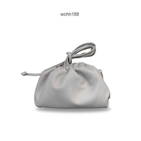fold purse 2023 metal designer cloud pouch strap girl mini evening bottegas bags bag small pillow style venetas handheld shoulder crossbody
fold purse 2023 metal designer cloud pouch strap girl mini evening bottegas bags bag small pillow style venetas handheld shoulder crossbody
