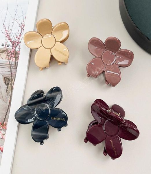 korean retro dark color hair accessories barrettes delicate 5cm small flower acetate hair clip claw for women headwear7961920, Golden;silver
korean retro dark color hair accessories barrettes delicate 5cm small flower acetate hair clip claw for women headwear7961920, Golden;silver