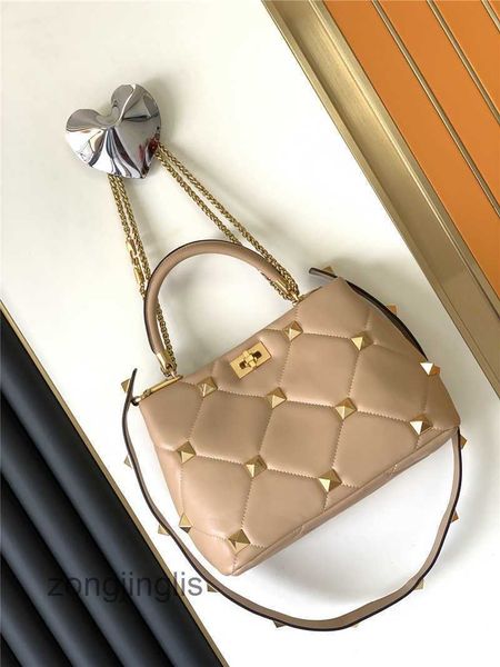 crossbody fashion classic lady riveted women 2023 bags valentinoc handbags beach fashion designer bag sheepskin large capacity bucket leathe
crossbody fashion classic lady riveted women 2023 bags valentinoc handbags beach fashion designer bag sheepskin large capacity bucket leathe