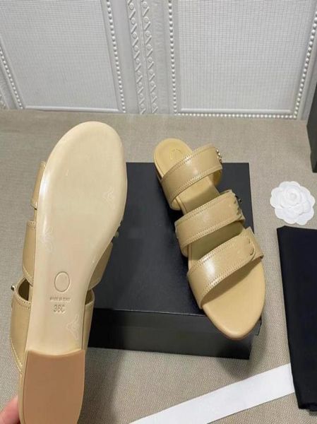2021 new fashion trend slippers flip flops summer fashion allmatch personality horseshoe heel flat comfortable leather female rom5121972, Black
2021 new fashion trend slippers flip flops summer fashion allmatch personality horseshoe heel flat comfortable leather female rom5121972, Black