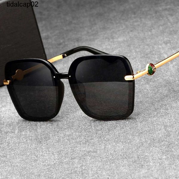 2023 new g family fashion women's sunglasses and men's sunglasses, White;black
2023 new g family fashion women's sunglasses and men's sunglasses, White;black