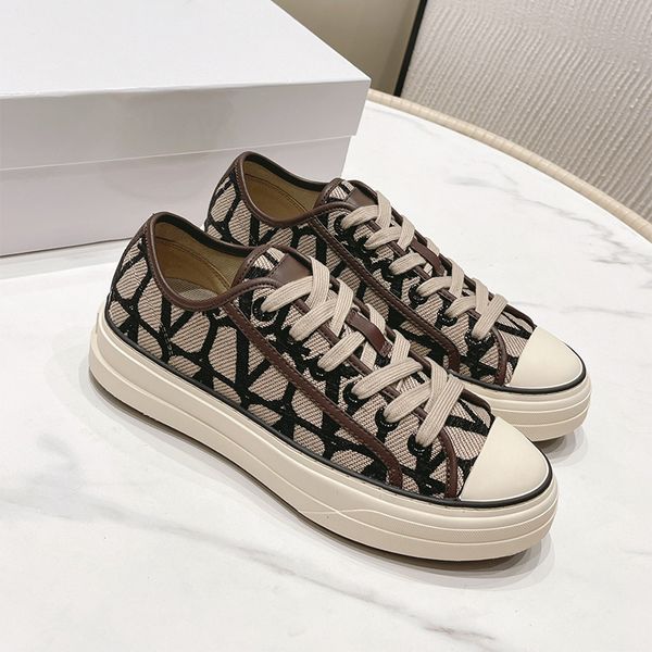 designer sneaker printed canvas shoes woman slides 3d embroidery process couples classic printed low casual shoes womans sneakers men traine, Black
designer sneaker printed canvas shoes woman slides 3d embroidery process couples classic printed low casual shoes womans sneakers men traine, Black