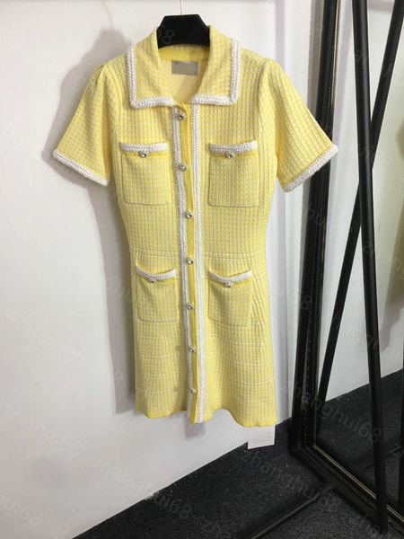 23ss women dress womens designer clothing summer dresses pearl button-down waist lapel plaid short-sleeved dress womens clothing, Black;gray
23ss women dress womens designer clothing summer dresses pearl button-down waist lapel plaid short-sleeved dress womens clothing, Black;gray