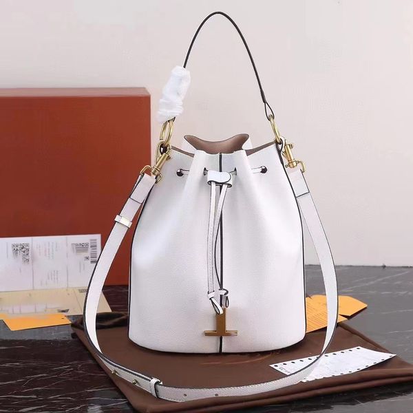 designer tote bags fashion large capacity womens handbag bucket bag luxury shopping large capacity handbags
designer tote bags fashion large capacity womens handbag bucket bag luxury shopping large capacity handbags