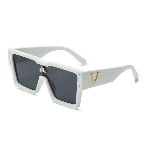 men designer role oakleioes sunglasses with box sunglasses for women hip hop luxury classics fashion matching driving beach shading uv prote, White;black
men designer role oakleioes sunglasses with box sunglasses for women hip hop luxury classics fashion matching driving beach shading uv prote, White;black