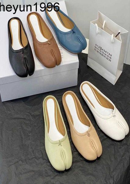 slippers ladies sandals margiela designer fashion leather low round head split toe flat bottom one stirrup outdoor home leisur4115910, Black
slippers ladies sandals margiela designer fashion leather low round head split toe flat bottom one stirrup outdoor home leisur4115910, Black