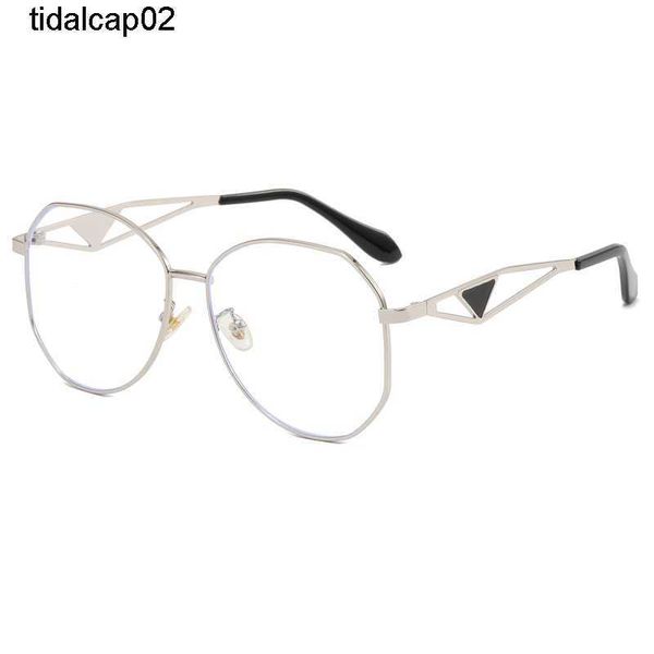 new p home inverted triangle trend personalized sunglasses for men and women street shooting polygonal sunglasses in ins, White;black
new p home inverted triangle trend personalized sunglasses for men and women street shooting polygonal sunglasses in ins, White;black