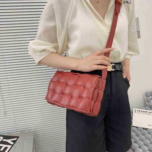 bottegas bags venetas cassettes woven small square womens pillow 2023 new fashion qiwei same style net red tofu single shoulder messenger iw
bottegas bags venetas cassettes woven small square womens pillow 2023 new fashion qiwei same style net red tofu single shoulder messenger iw