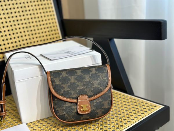 triomphes bag with strap designer bag backpacks tote wallet magnetic metal pendant purses 5a shoulder bags womens crossbody handbags saddles
triomphes bag with strap designer bag backpacks tote wallet magnetic metal pendant purses 5a shoulder bags womens crossbody handbags saddles